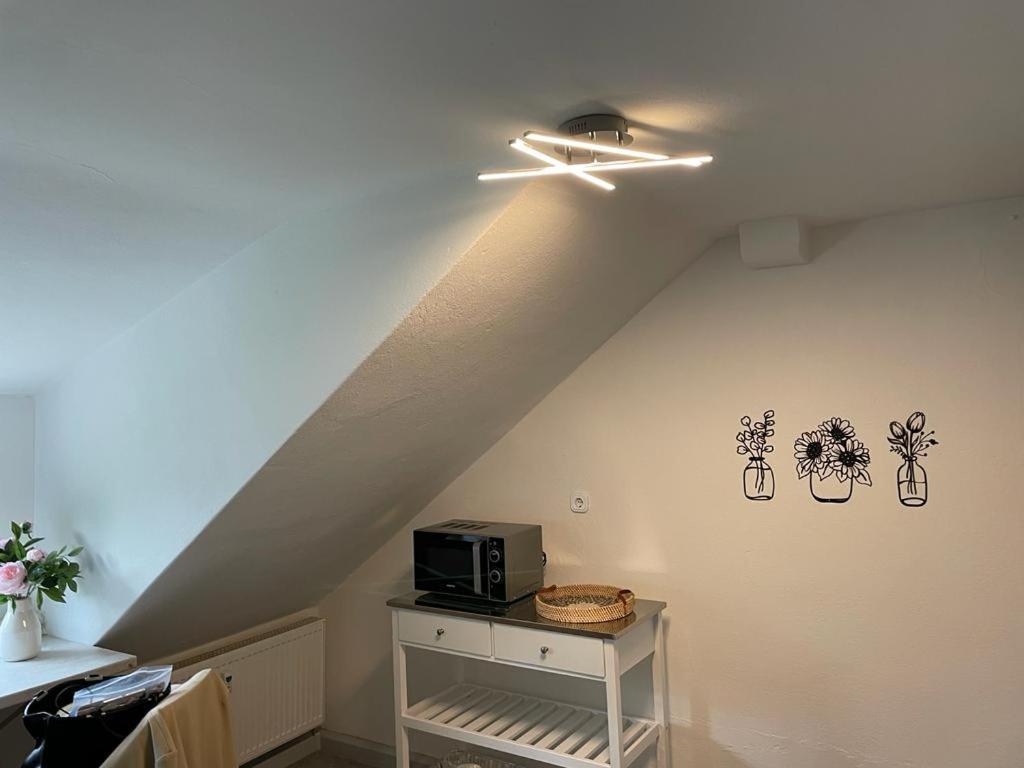 Wen Koenigsberger,Ruhige Dg-Wohnung In Weiden,2 Schlafzimmer,Parkplatz, Zentral! Weiden in der Oberpfalz Exterior foto