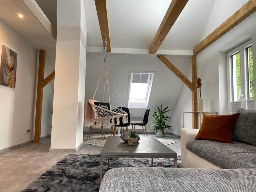 Wen Koenigsberger,Ruhige Dg-Wohnung In Weiden,2 Schlafzimmer,Parkplatz, Zentral! Weiden in der Oberpfalz Exterior foto