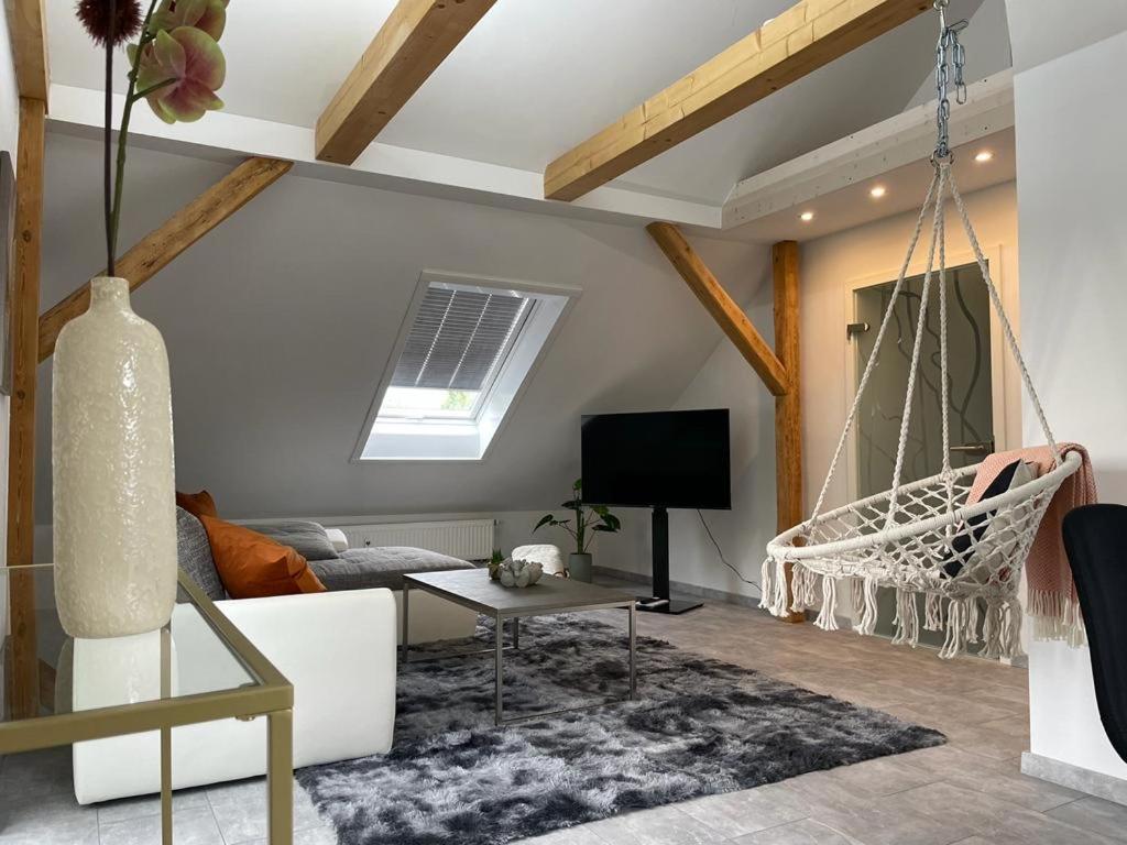 Wen Koenigsberger,Ruhige Dg-Wohnung In Weiden,2 Schlafzimmer,Parkplatz, Zentral! Weiden in der Oberpfalz Exterior foto